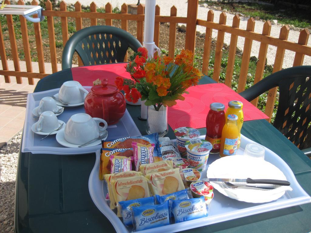 La Collina Di Peppino Bed & Breakfast Trasacco ภายนอก รูปภาพ